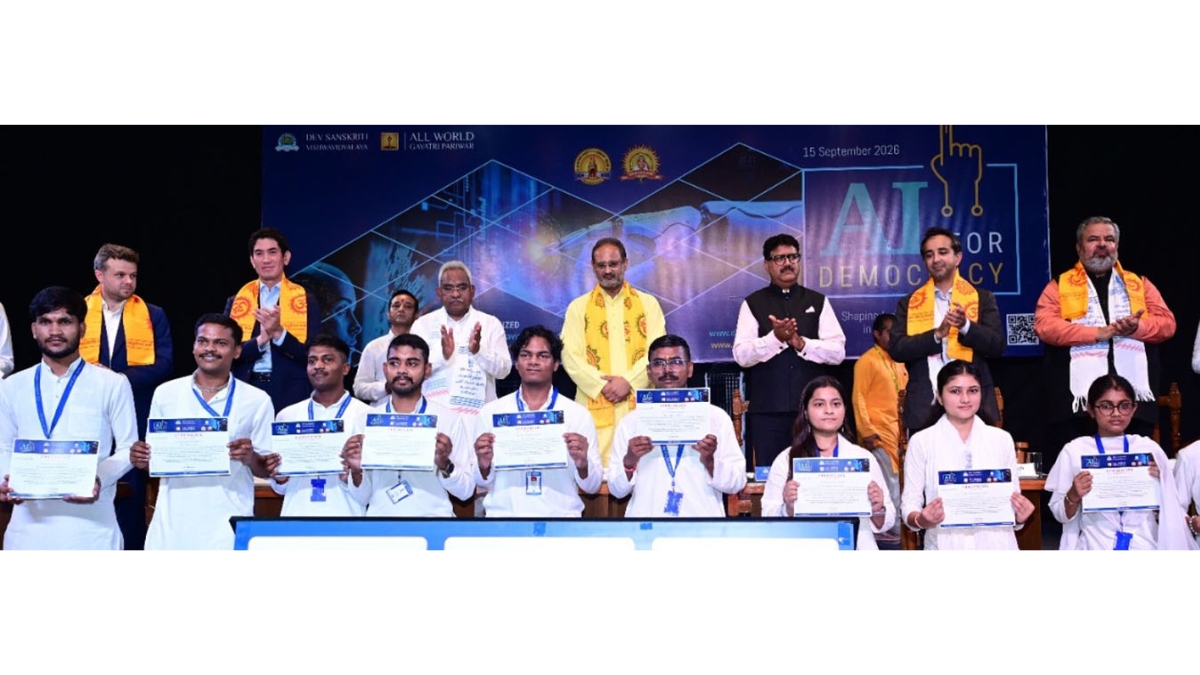 Global Experts Deliberate on Democracy in the Age of AI at DSVV